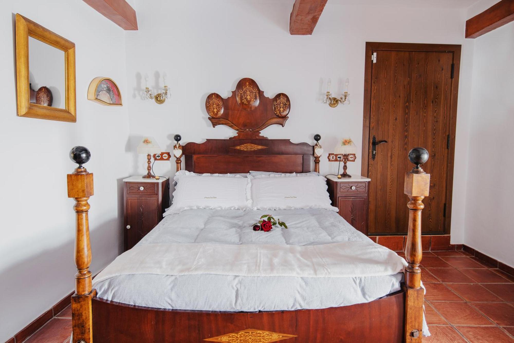 Masia Can Viver - Olive Oil Tourism B&B Bigues I Riells ภายนอก รูปภาพ