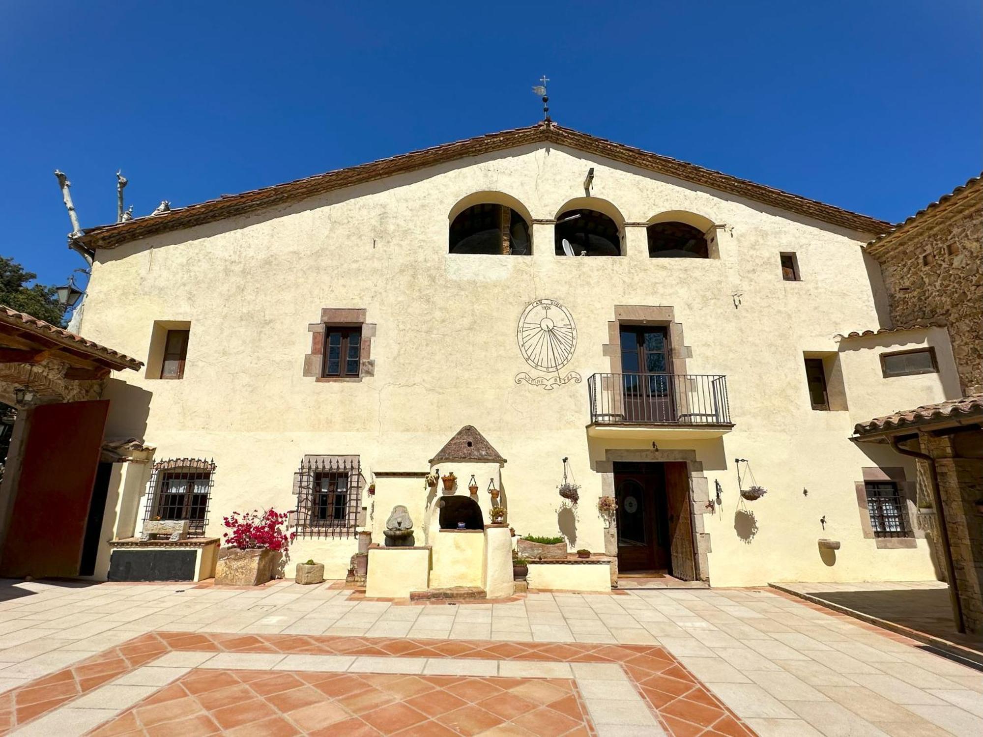 Masia Can Viver - Olive Oil Tourism B&B Bigues I Riells ภายนอก รูปภาพ