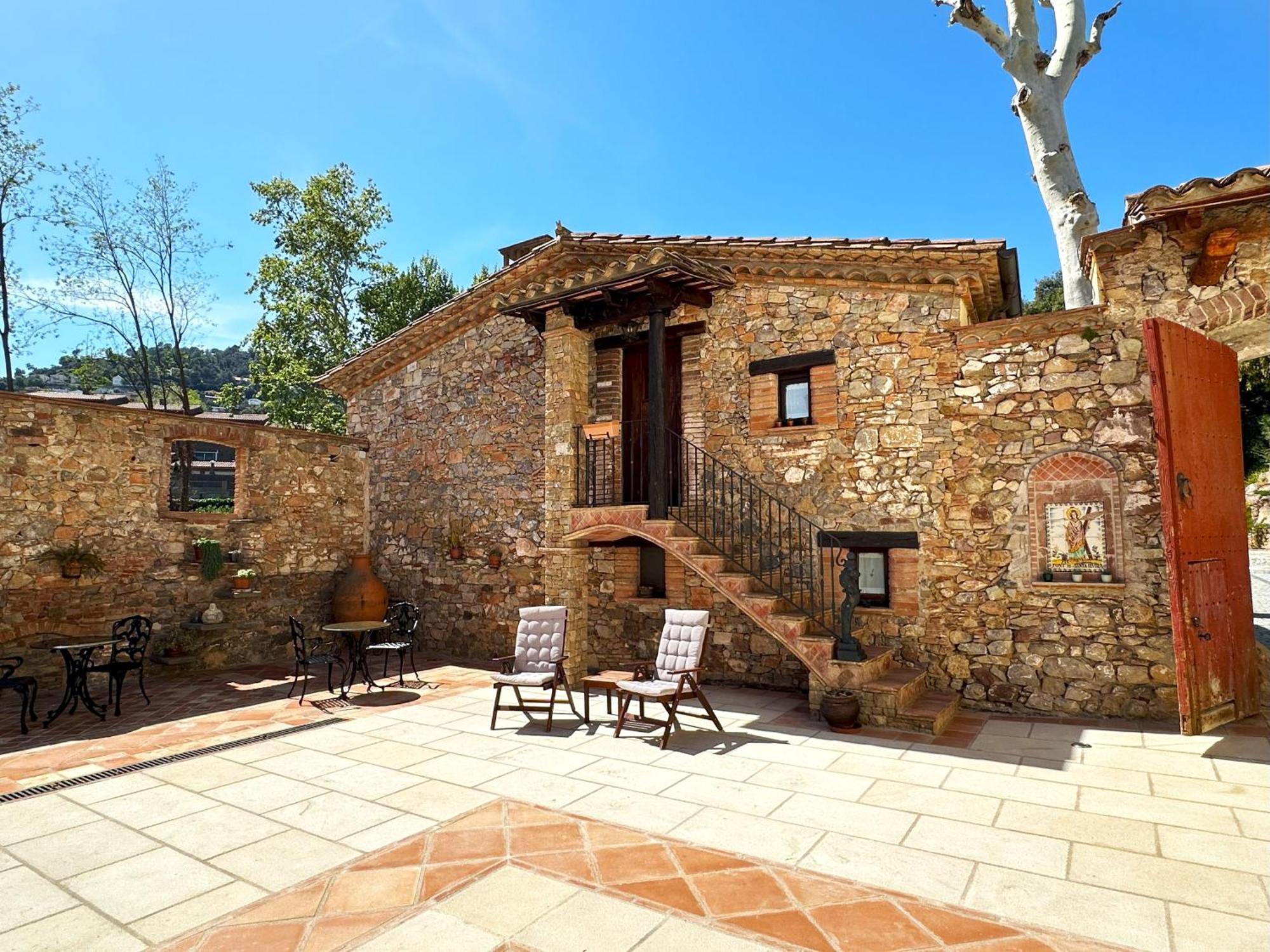 Masia Can Viver - Olive Oil Tourism B&B Bigues I Riells ภายนอก รูปภาพ