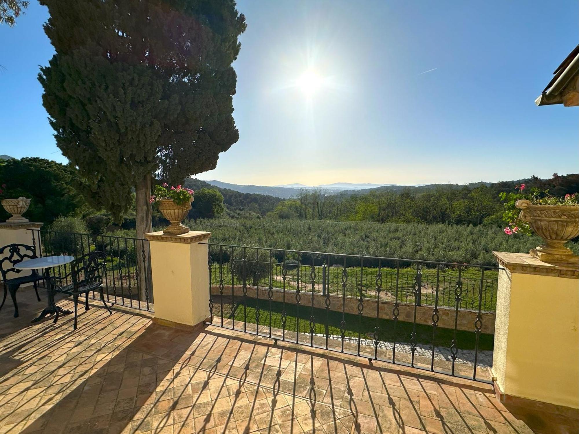 Masia Can Viver - Olive Oil Tourism B&B Bigues I Riells ภายนอก รูปภาพ